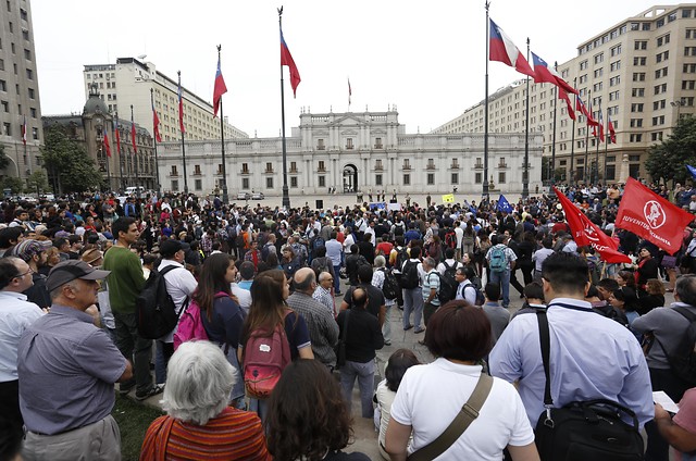 Giorgio Jackson en manifestación por la AC: «Esto apunta no solamente a cómo se financiaron obscenamente campañas, sino de cómo se toman decisiones en nuestro país»