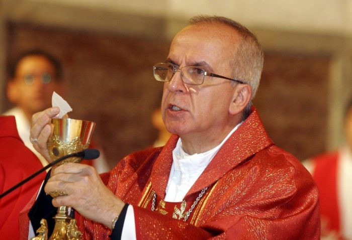 Representante del Vaticano en Chile niega haber ocultado antecedentes sobre Juan Barros para su nombramiento