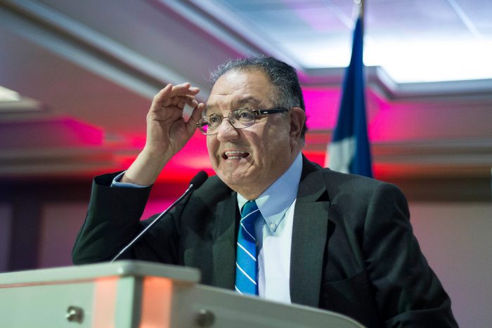 Fiscal encabeza diligencia en casa de intendente Huenchumilla por denuncia de abuso sexual