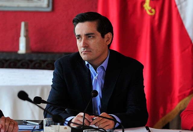 Peñailillo se inscribe en el partido del orden y pide «no condenar anticipadamente o denostar a personas, empresas o funcionarios públicos»