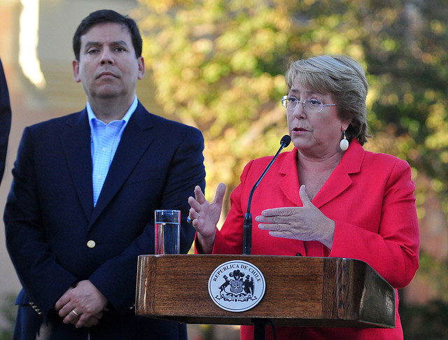Bachelet evita una condena explícita al caso Caval pero promete «hacerse cargo» de elevar estándares éticos y legales «afecte a quien afecte»