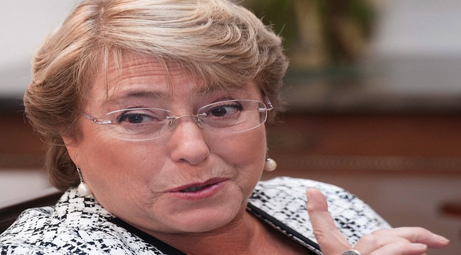 Presidenta Bachelet utiliza su primera entrevista post Caso Caval para dar garantías al sector privado