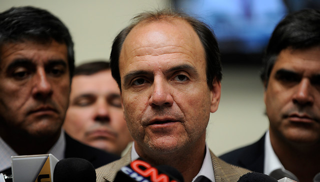 Timonel de RN tilda de «guión de teleserie turca» triángulo entre SII, TC y Fiscalía