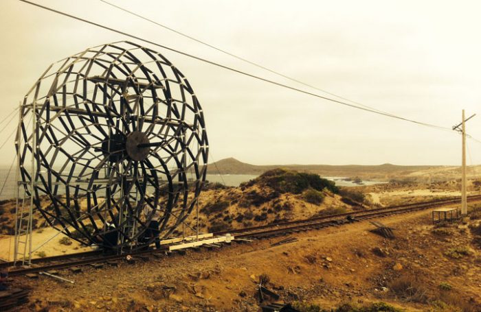 Reconocido arquitecto catalán interviene el norte de Chile con estructura de seis metros