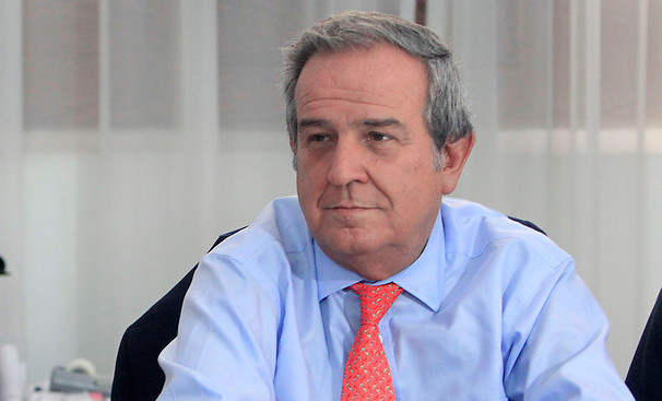 Reclamación de profesora jubilada hace caer a Andrés Santa Cruz de la presidencia de la Asociación de AFP