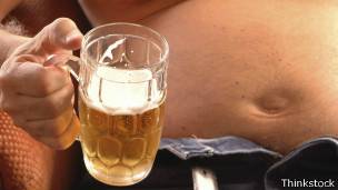 ¿Qué produce la barriga cervecera?