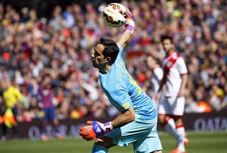 Claudio Bravo ya es líder en España