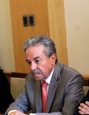 Gobierno peruano retira a embajador en Chile por caso espionaje