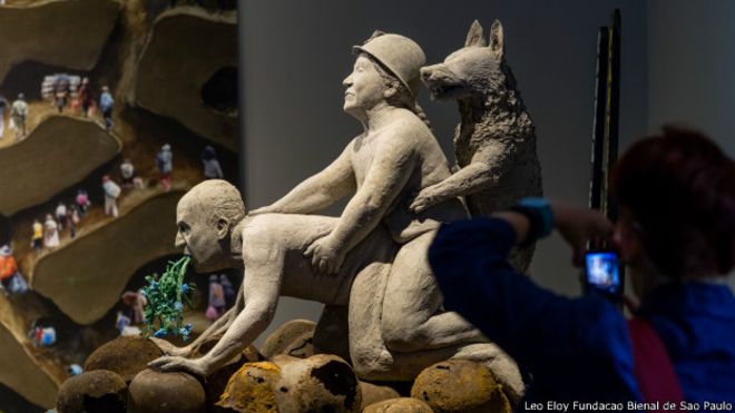 «La bestia y el soberano»: la estatua del rey sodomizado que no quiso exhibir un museo español