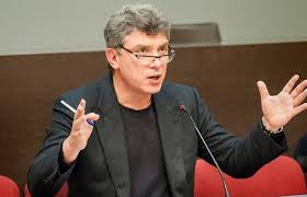 Quién era Boris Nemtsov, el opositor a Putin asesinado en el centro de Moscú