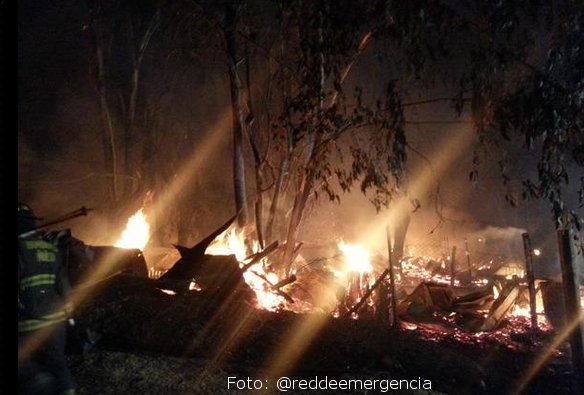 Incendio mata al menos a 30 caballos del Club de Huasos de Peñalolén