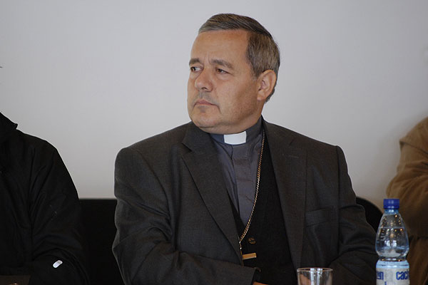 Laicos de Osorno llegarán hasta la Nunciatura Apostólica en Santiago para pedir la salida del obispo Barros