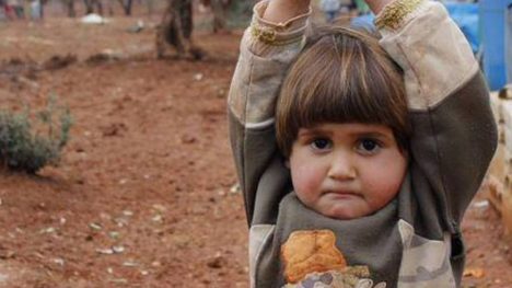 niña siria