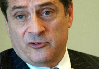 Contesse insiste en «operación bloqueo» y acude al Tribunal Constitucional para evitar que Fiscalía investigue a SQM