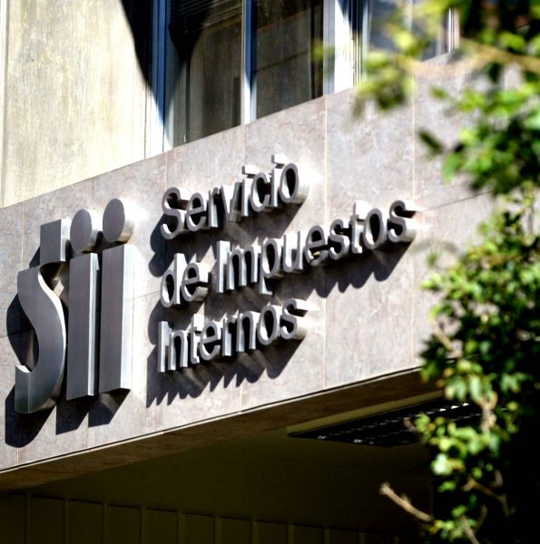 Parlamentarios en picada contra el Servicio de Impuestos Internos y su salida administrativa para casos como el de  Penta