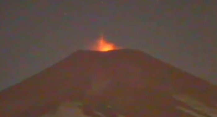 Video: Detectan actividad en el volcán Villarrica durante la madrugada