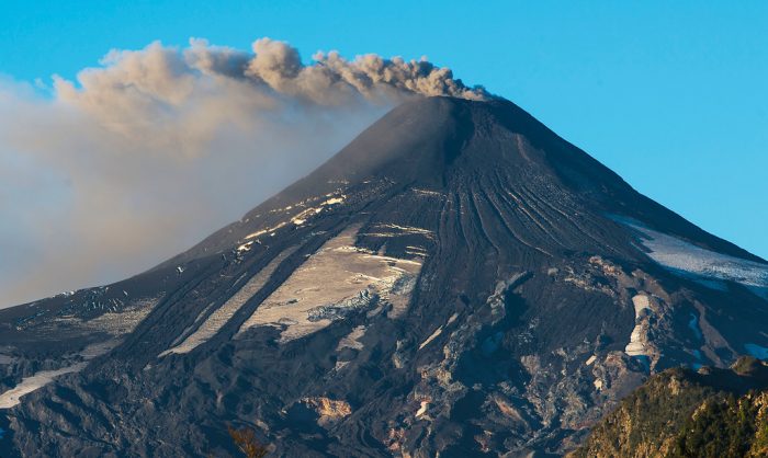 Sernageomin eleva a naranja el nivel de alerta del Villarrica ante posible nueva erupción