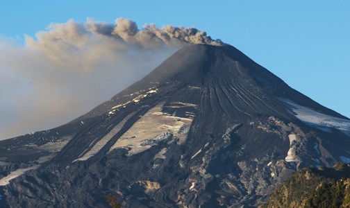 Autoridades advierten que actividad Volcán Villarrica ha aumentado