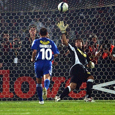 Efemérides: recordamos el cumpleaños de Claudio Bravo (videos) y dos grandes actuaciones de la Roja
