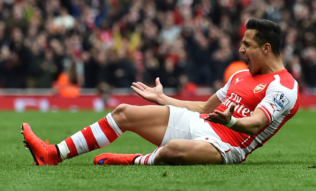 Video: Arsenal goleó al Liverpool con golazo de Alexis incluido