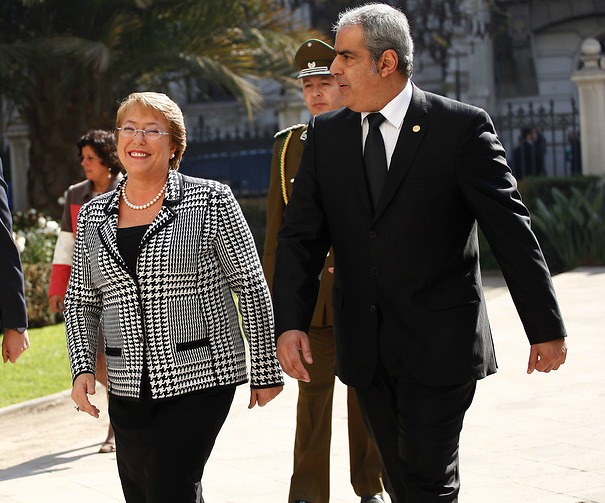 Chahuán pone presión a agenda de probidad de Bachelet y presenta denuncia al SII por boletas a empresa de Giorgio Martelli