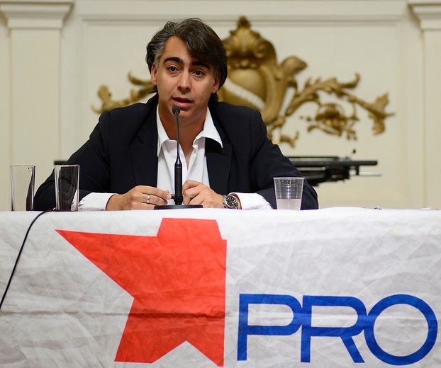 Kast pide a Enríquez-Ominami que se pronuncie sobre el financiamiento de la campaña senatorial de su padre