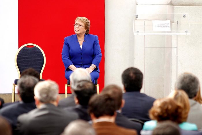 Tras unánime presión Bachelet admite que: «No siempre supe condenar con fuerza y a tiempo modos imprudentes de hacer negocios»