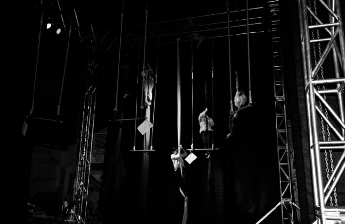 La vida y la muerte conviven en la multidisciplinaria obra “ME-MORIA”