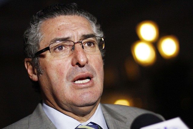 Fundación Ciudadano Inteligente evalúa querellarse en contra de senador Jorge Pizarro (DC)