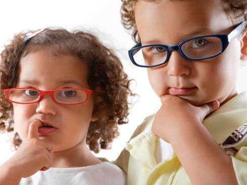 Identificar problemas visuales en niños y niñas puede evitar un mal rendimiento escolar