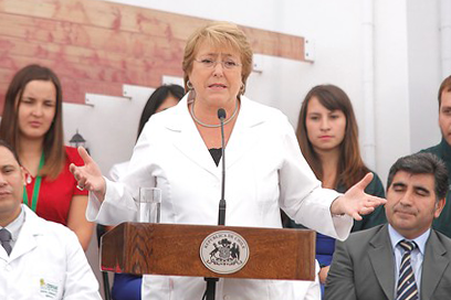 Sin control de la agenda La Moneda se ve obligada a parar “histeria”  por rumor de renuncia de Bachelet