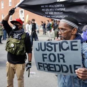 Decretan estado de emergencia en Baltimore tras hechos de violencia por funeral de joven afroamericano