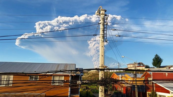 Video: Volcán Calbuco entra en proceso de erupción