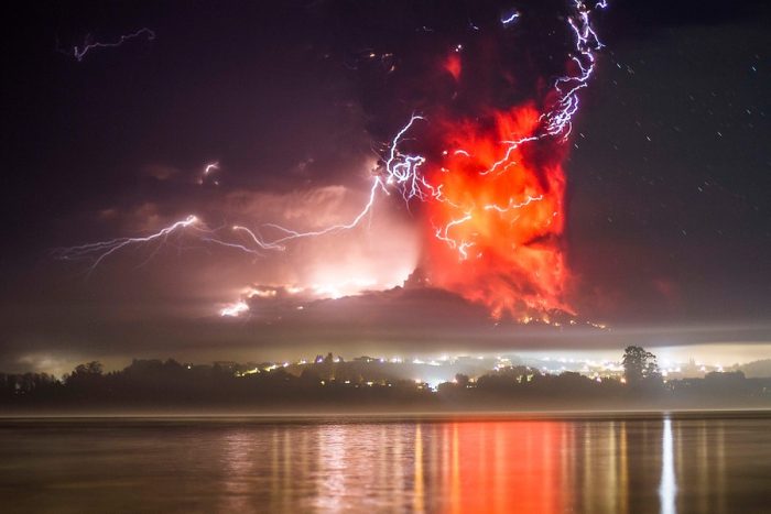 Fotos: Las impresionantes imágenes de la sorpresiva erupción del volcán Calbuco