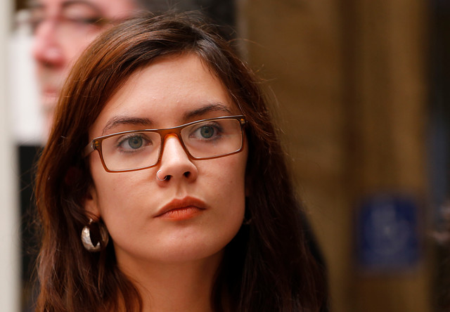Camila Vallejo se alinea con el Mineduc y toma distancia del Colegio de Profesores: «Proyecto de Carrera Docente es un paso histórico»