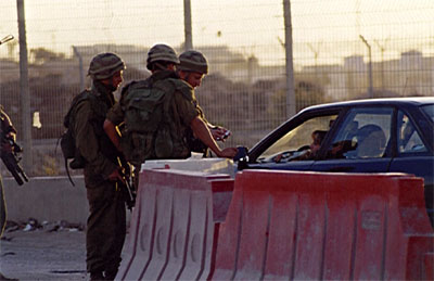 Israel autoriza el acceso a vehículos palestinos de Cisjordania tras 15 años