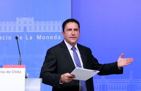 Ministro Gómez niega aportes de SQM a sus campañas electorales