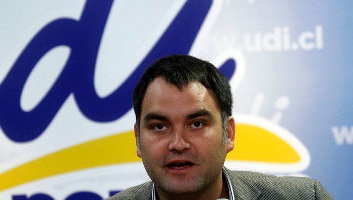 Macaya (UDI):  «La pregunta es cuál es el rol del Parlamento o derechamente si esto es o no una Asamblea Constituyente»