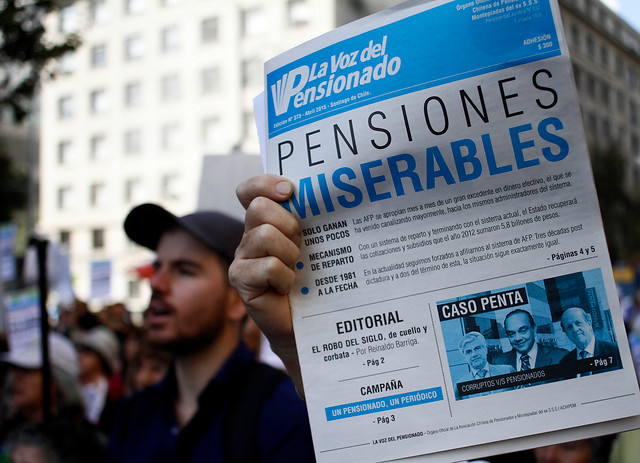 Informe del PNUD: 75% de los chilenos demanda cambios profundos y rápidos en el país