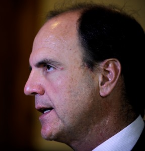 Monckeberg espera que Dávalos concurra a los tribunales para que el caso Caval se resuelva de buena manera