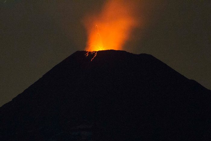 Actividad del Villarrica sigue inestable y podría registrar nueva erupción