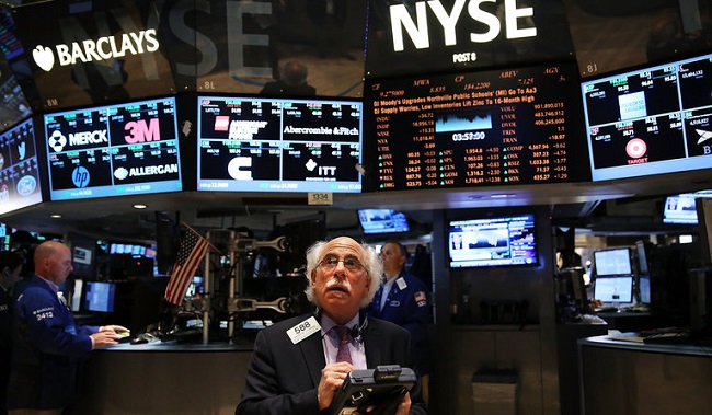 Wall Street cierra mixto ante dato de ventas minoristas de EEUU que decepcionó al mercado