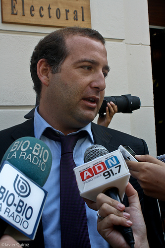Revelan pagos desde filial de SQM a colaborador de Enríquez-Ominami