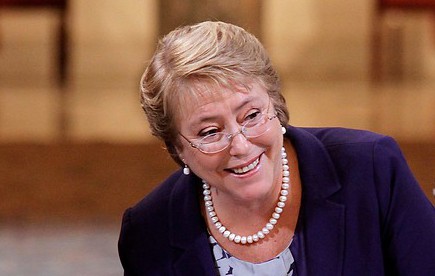 Bachelet llama a chilenos a «estar tranquilos» por alegatos en La Haya