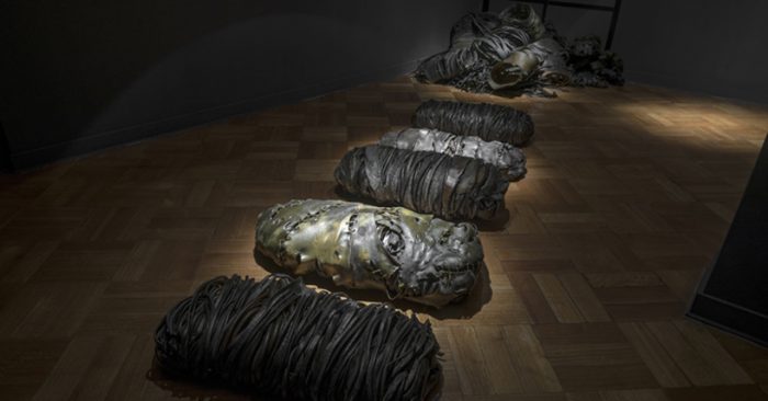 Exposición «Tumulto»: el cochayuyo chileno como material para esculturas