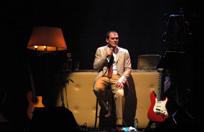 Ismael Serrano llega a Chile a presentar su disco más político donde llama a rebelarse contra el inmovilismo