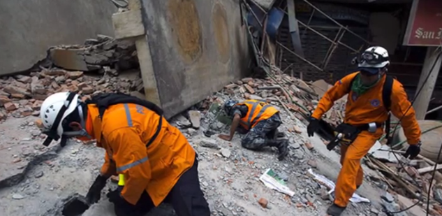 Video: Nuevo terremoto sacudió este martes a Nepal