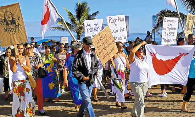 Chilenos parias: el lado B del larvado conflicto político en Rapa Nui