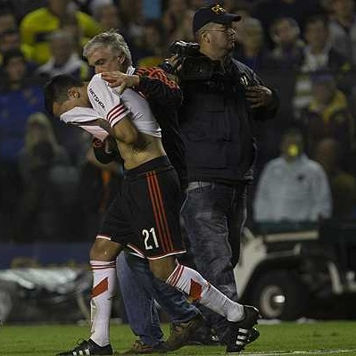 Clásico Boca – River suspendido por ataque a jugadores