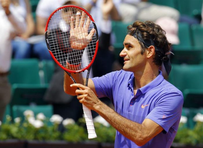Federer avanza en París y todavía no pierde un set